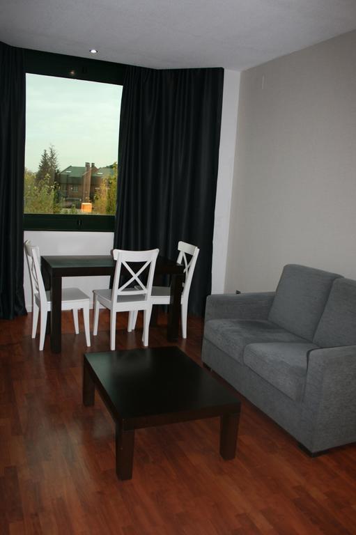 Apartamentos Th Las Rozas Ngoại thất bức ảnh