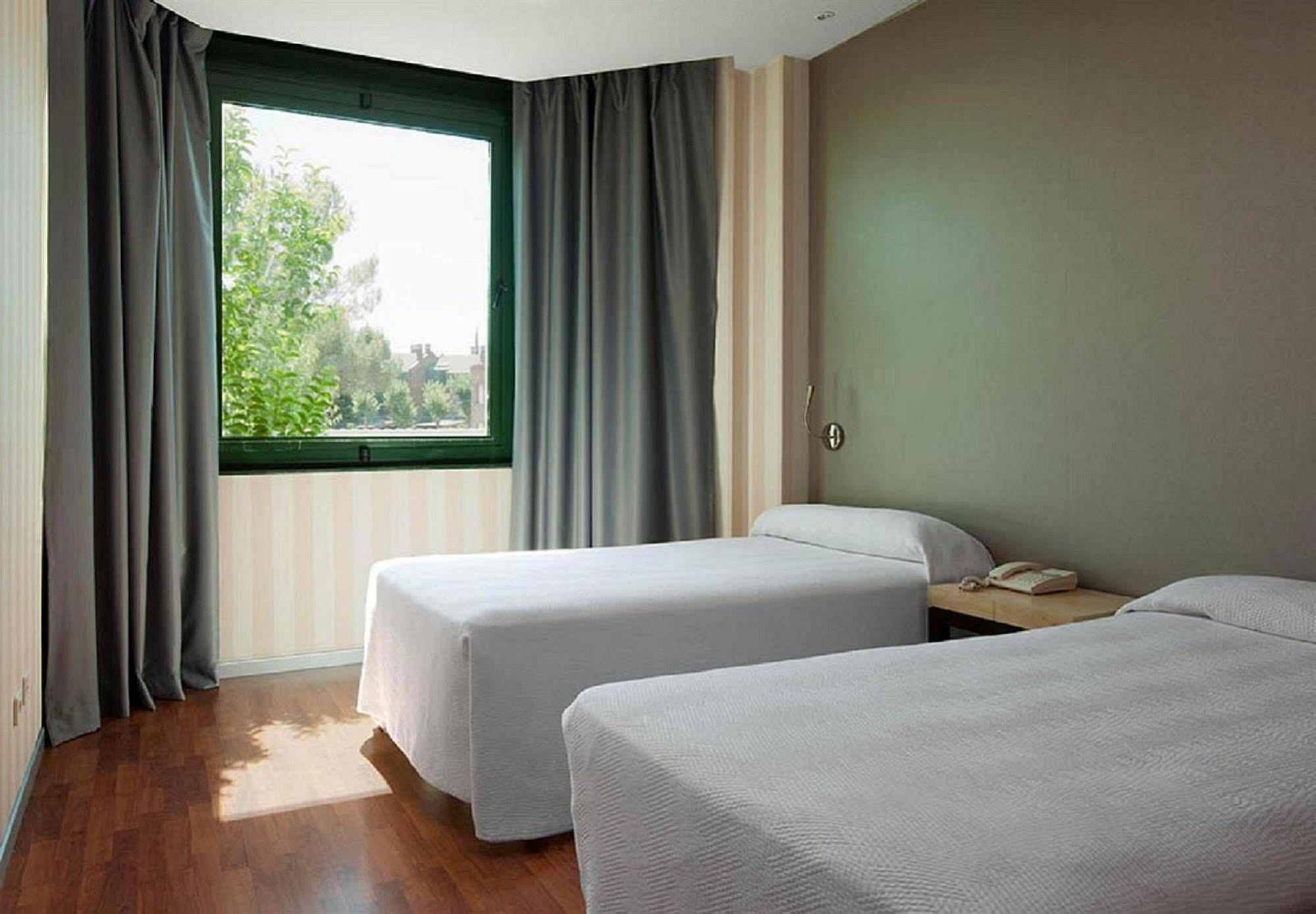 Apartamentos Th Las Rozas Ngoại thất bức ảnh