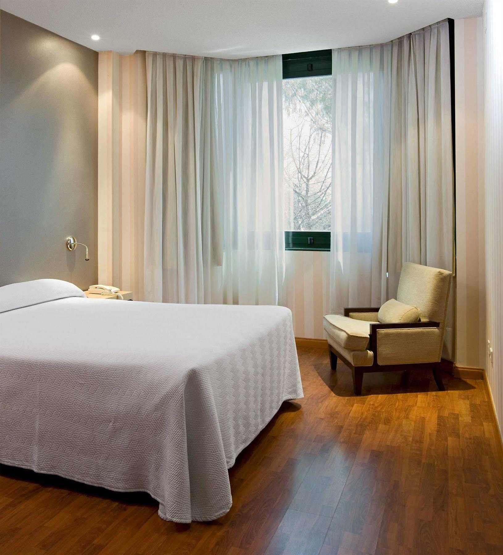 Apartamentos Th Las Rozas Ngoại thất bức ảnh
